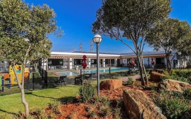 Alimama Spaces: the Manson's Greenstone