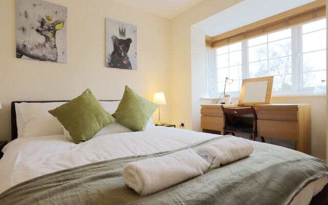 Easy Travel Luxury NEC Airport