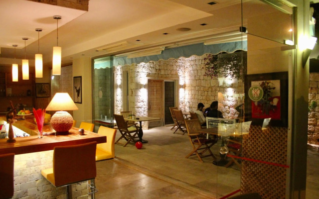Saylam Suites