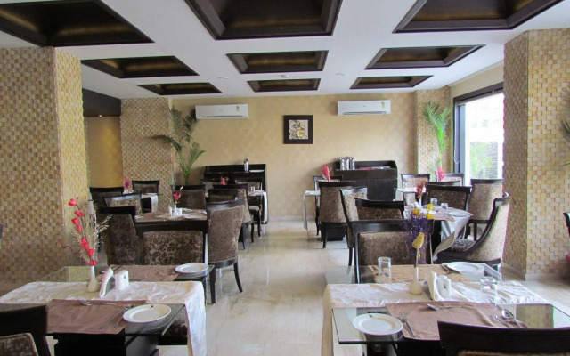 Hotel Pine Spring Wazir Bagh