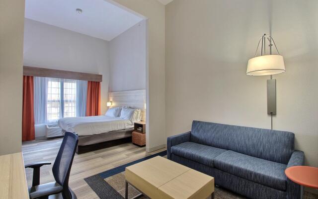 Holiday Inn Express Hotel & Suites Milwaukee Airport, an IHG Hotel