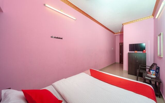 Oyo 18450 Puduvai Inn Guest House