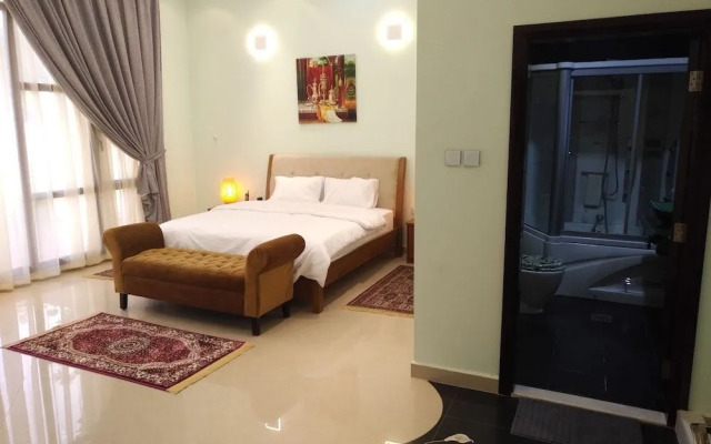 Emirates Hills Lake View Villa