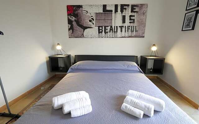 Dal Commediante Apartment and Room