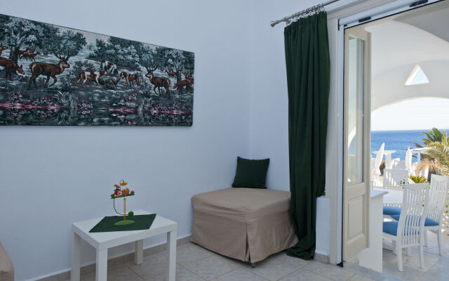 Blue Dolphin Antiparos Villas and Suites