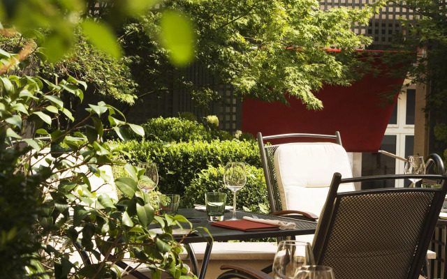 Grand Hotel Champs-Elysees