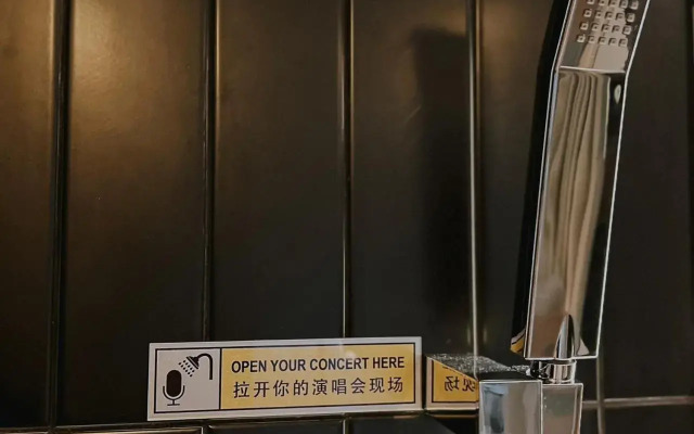 Tropical, Center District 1, HCMC