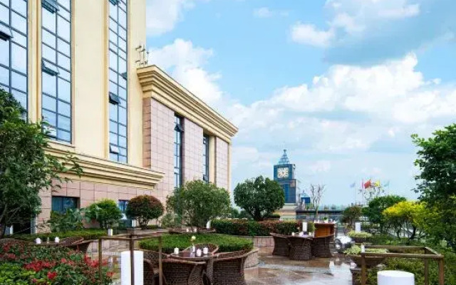 Yibin Nanxi Juyang Hotel