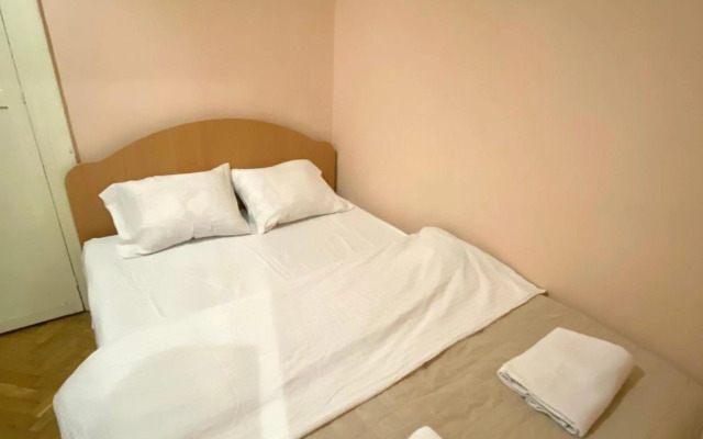 Apartment on Zaliznychna street