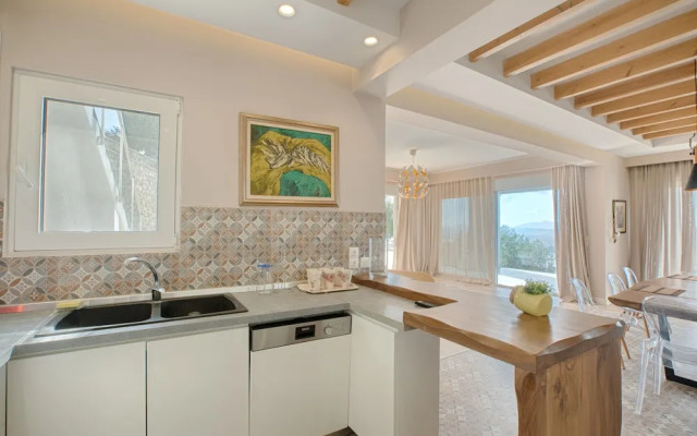 Luxury Villas by Monika Experiences