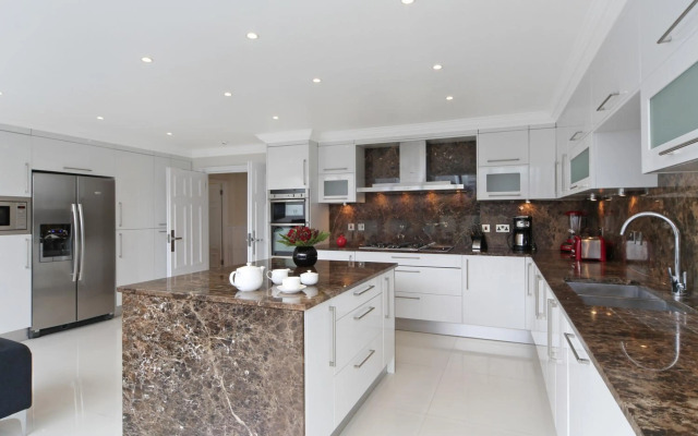 Mayfair House