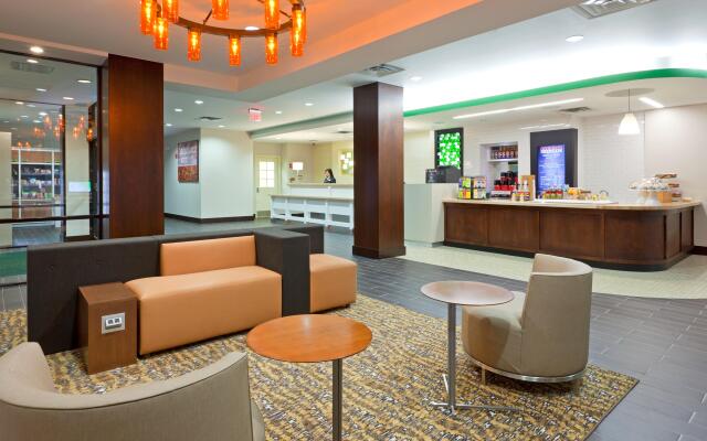 Holiday Inn Clark - Newark Area by IHG