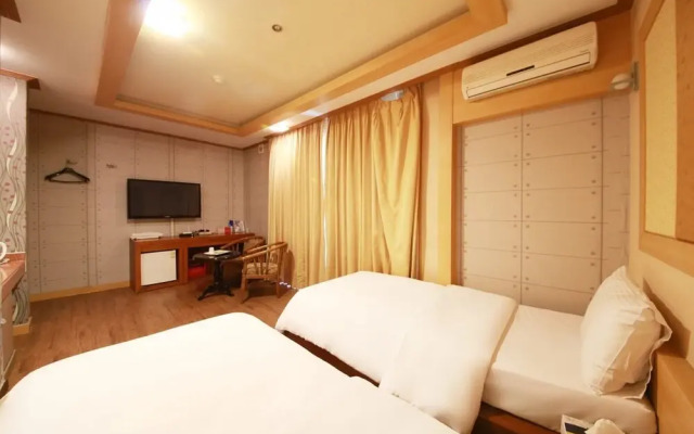 Jes Hot Spring Hotel