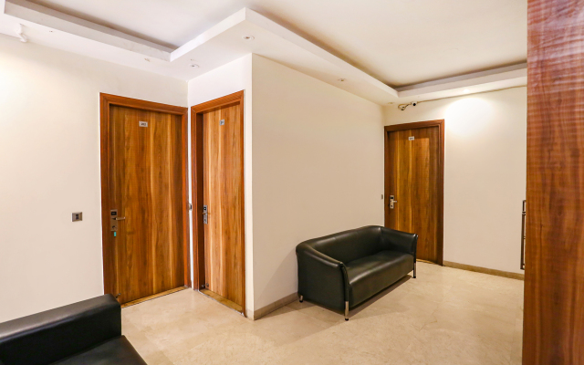 Fabhotel Royal Touch