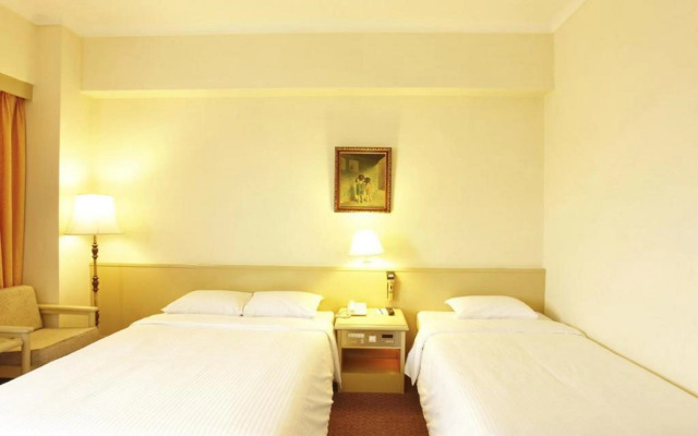 Emperor Hotel