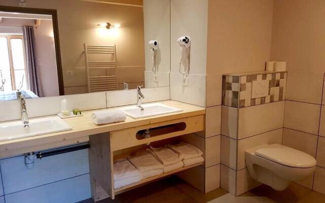 Logis Hotel De La Poste - Tence