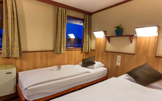 Fortuna Boat Hotel