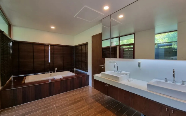 Amatapura Beach Villa 14