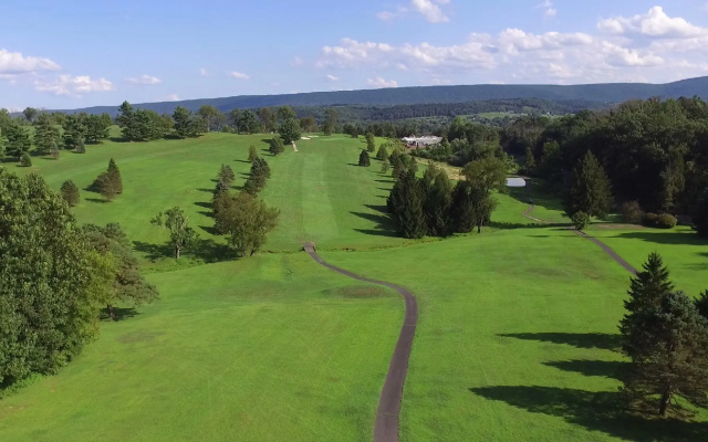 Rolling Pines Golf & Banquet Facility