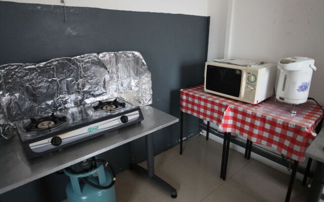 May & May Hostel