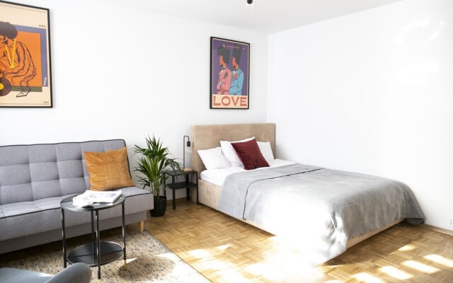 oompH Warsaw Center Well Designed Apt