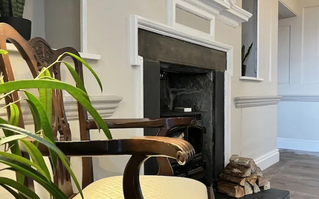 Maes Y Neuadd Country House