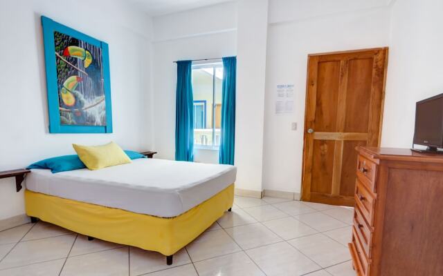 HC Blau Mar Hostel & Hotel