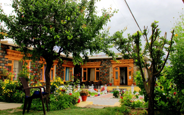 Hotel Jeevanam Villa