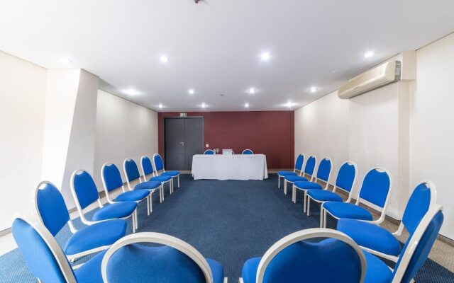 Novo CWB Hotel