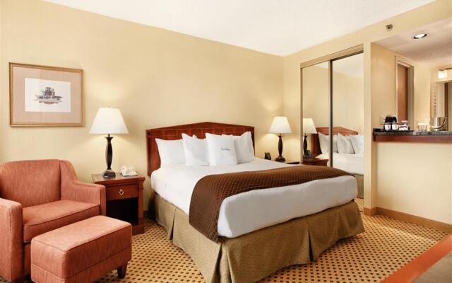 DoubleTree by Hilton Hotel St. Louis - Chesterfield