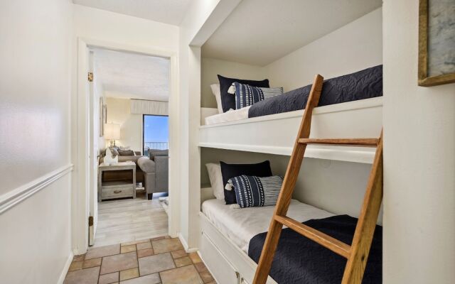 Summit by Book That Condo