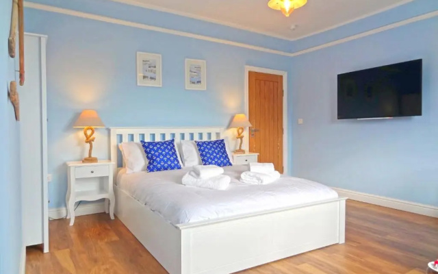 Nautical Apartment by Seaside Llandudno
