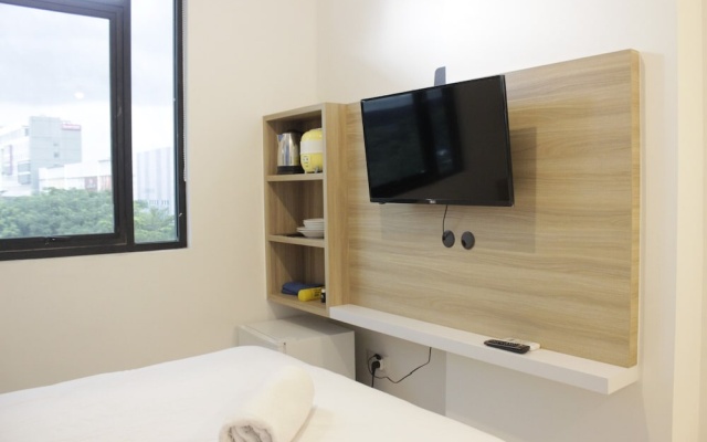 Pleasant Studio Semi Apartment at The Lodge Paskal near BINUS University – Guest Rooms – Bandung