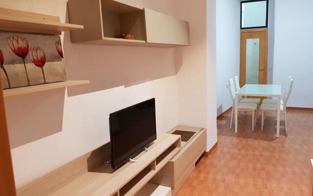 Apartment With 2 Bedrooms in Sevilla, With Wifi