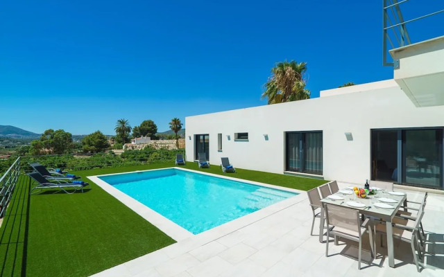Villa Vera in Javea With 4 Bedrooms and 2 Bathrooms