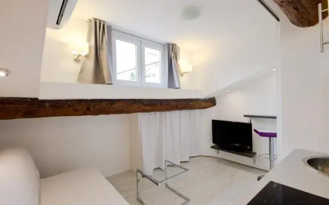 Locations Cannes Rue Chabaud
