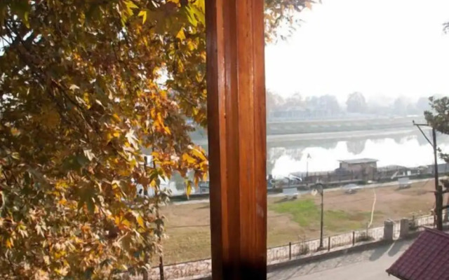 Hotel Ahdoos