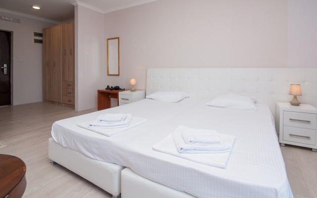 Open Sea Luxury Apartments