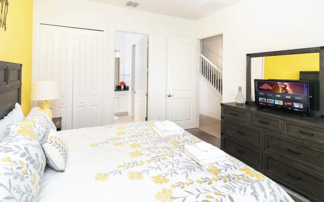 Great Escape to the Enclaves Near Disney!