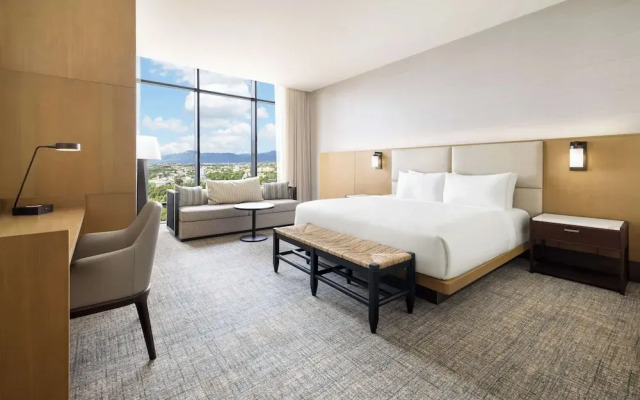 Hotel Santiago, Curio Collection by Hilton