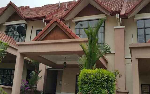 Amj Putrajaya Homestay In Putrajaya Malaysia From 88 Photos Reviews Zenhotels Com