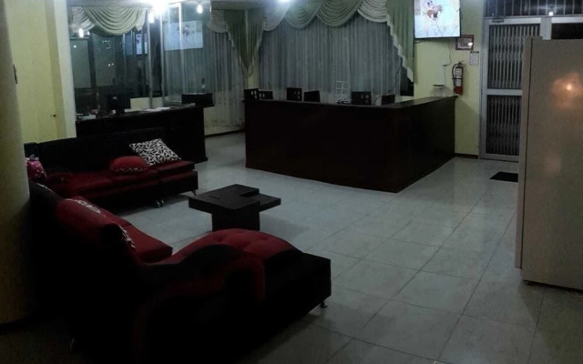 J&E hotel