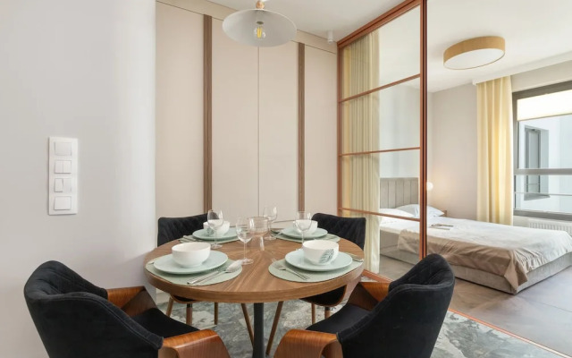 Elegant Apartment for 4 by Renters