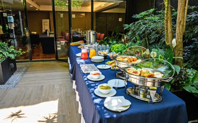 Las Suites Campos Eliseos