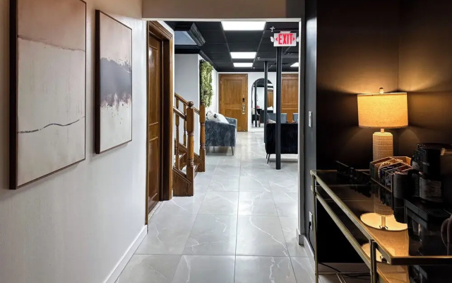 DTW Suites