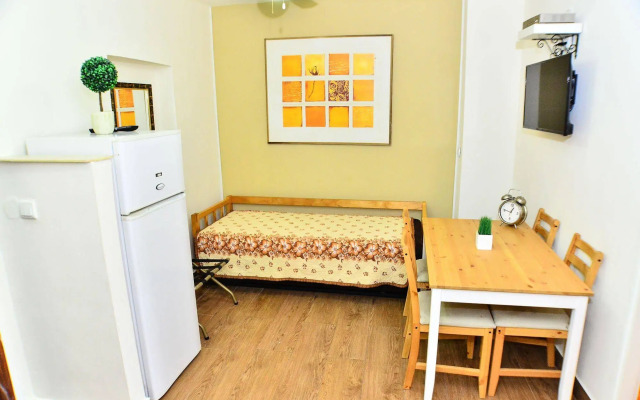 Avital Hotel