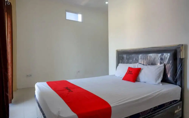 RedDoorz near Hartono Mall Solo