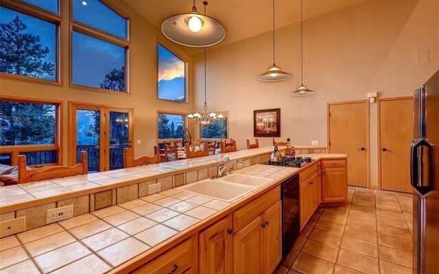 10 Mile Range Retreat - Peace, Seclusion & Access