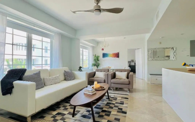 Carlyle Hotel Ocean Dr South Beach 2 Bedroom Luxury Apartment
