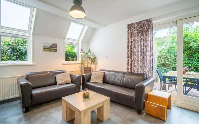 Tastefully and Modernly Furnished 5-person Bungalow